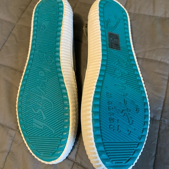 BNWT Blowfish slide on sneakers - Picture 2 of 4